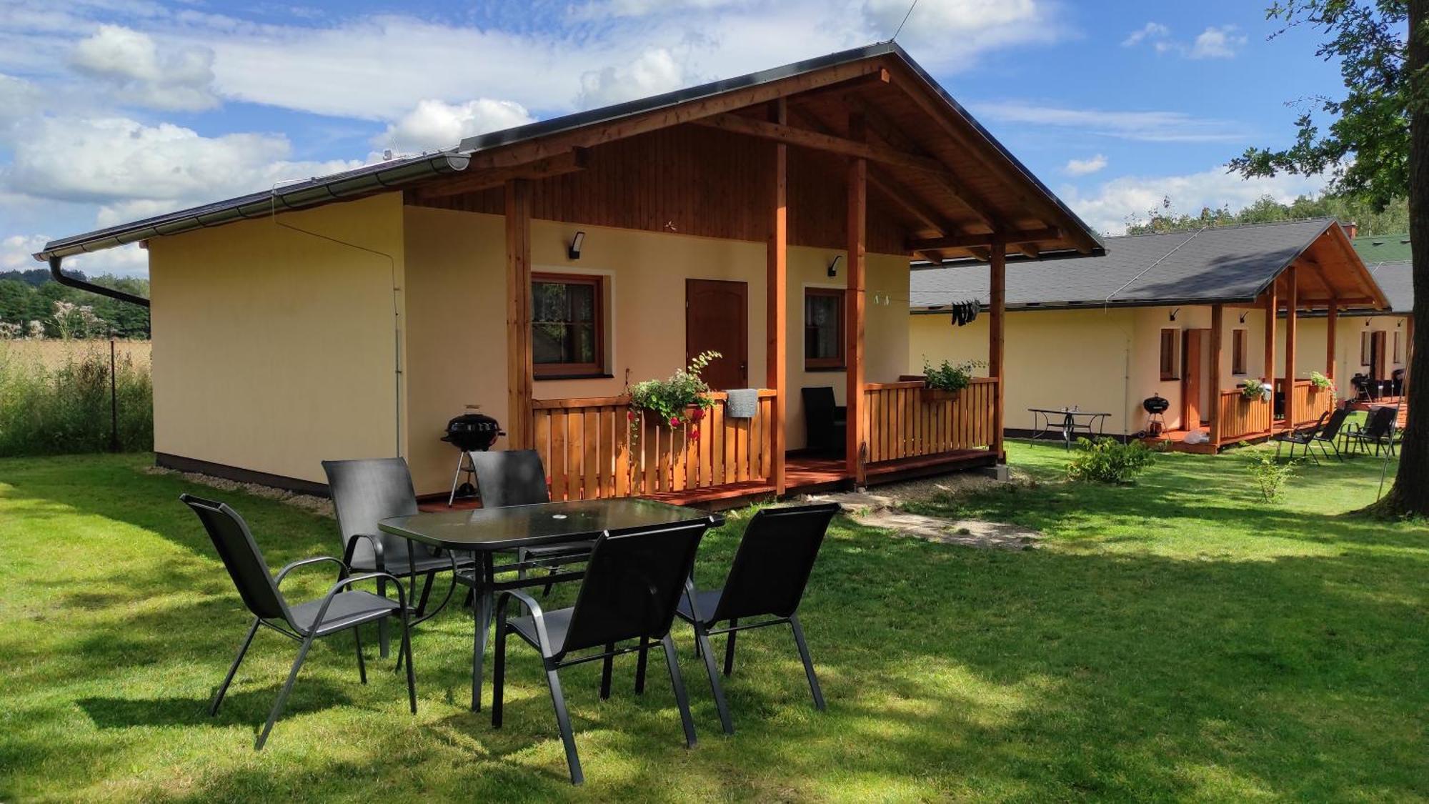 Chaty u rybníka Brodský Červený Kostelec Exteriér fotografie