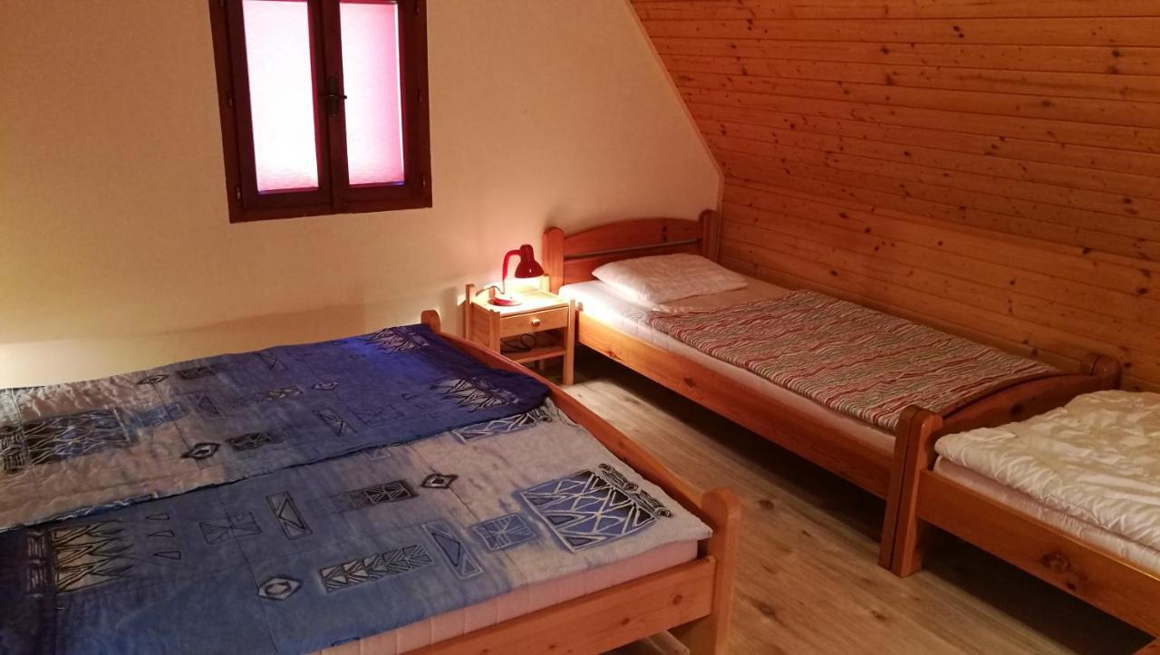 Chaty u rybníka Brodský Červený Kostelec Exteriér fotografie